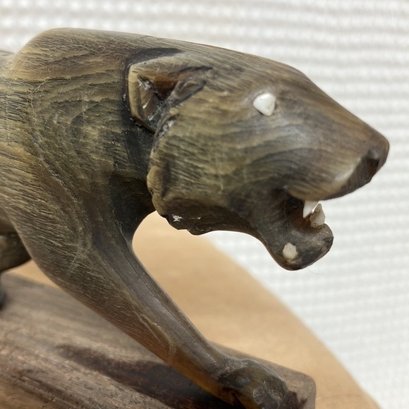 Carved Panther on wood base - Picture 3 of 6